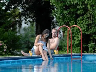 马腾霍夫度假村酒店 3* Unterseen